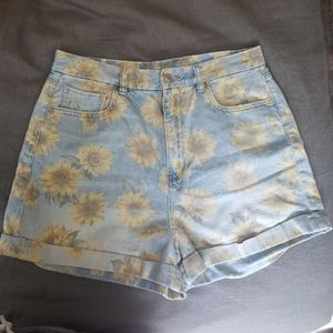 American Eagle sunflower curvy mom short